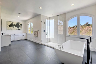 Example of a trendy bathroom design in San Diego
