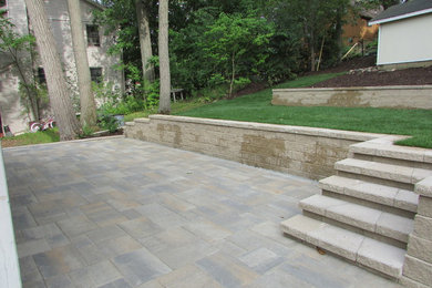 Design ideas for a traditional landscaping in Milwaukee.