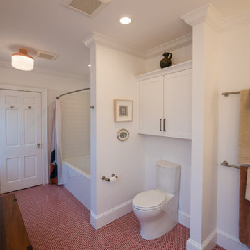 Cheerful and Functional Master Bath