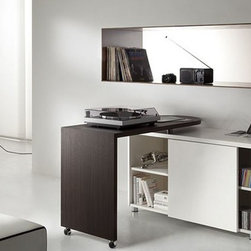 dCom Desk - Desks And Hutches