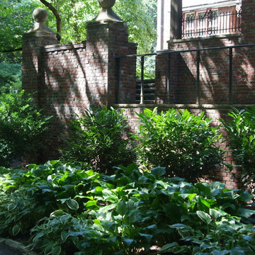 English Tudor Garden