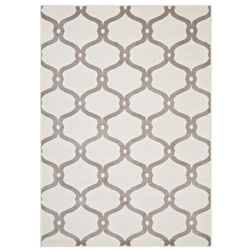 Beltara Chain Link Transitional Trellis 5x8 Area Rug in Beige and Ivory