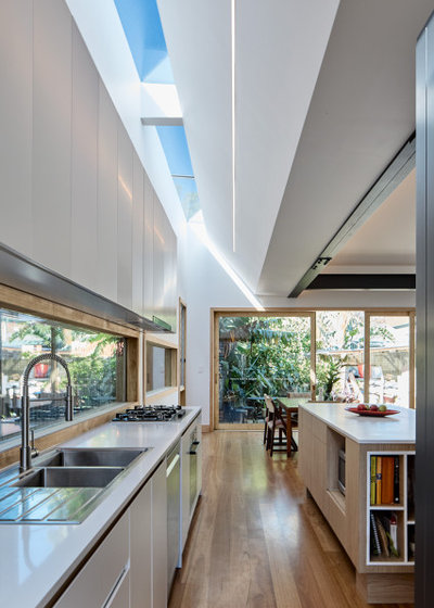 Contemporary Kitchen by panda studio architecture pty ltd