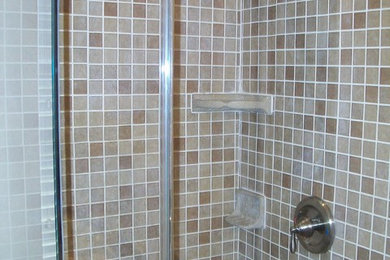Elegant bathroom photo in Los Angeles