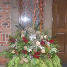 outdoor urn flower