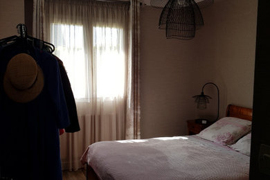 Aménagement d'une chambre classique.