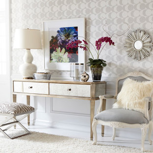 Idéer för mellanstora eklektiska hallar, med flerfärgade väggar, målat trägolv och vitt golv