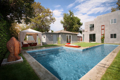 Trendy pool photo in Los Angeles