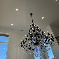 HOWE Wedding Venue - Chandeliers