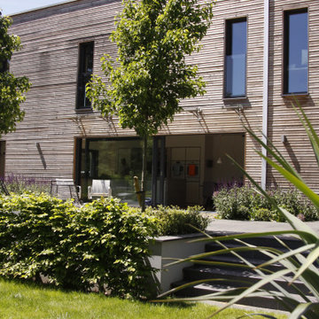 Modern garden for a Baufritz home