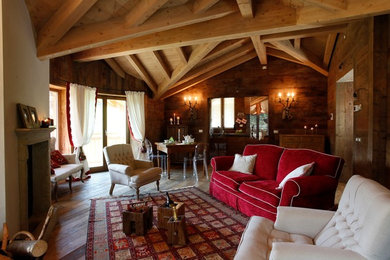 Inspiration for a rustic living room remodel in Milan