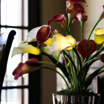Buttercup - White and Fuchsia Calla Lilies in Flared Mirror Vase