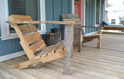 Build Your Own Wooden Deck Chair From a Pallet — for $10!
