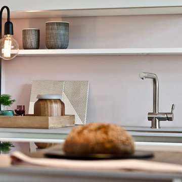 Geglückte Verbindung: Verbindung von Küche und Arbeitszimmer zu Kochen und Essen