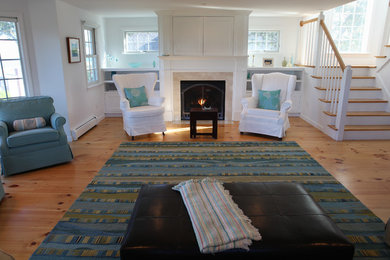 Inspiration for a timeless living room remodel in Boston
