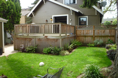 Inspiration for a traditional deck in Portland.