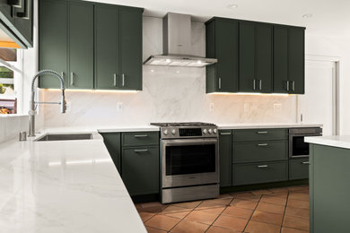 Kitchen photo in Los Angeles