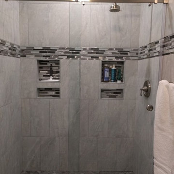 Great Bathroom with Interesting Deco