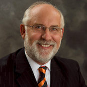 James S. Tupitzas foto