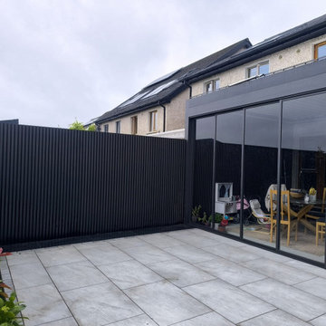 Contemporary Bioclimatic Pergola & Privacy Screening – County Meath