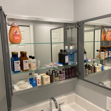 Fairfax - Hall Bathroom w/Tub