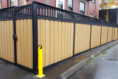 NW Black & Gold Fence with Gates