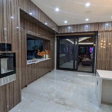 Dated to Modern: High-Gloss Kitchen Renovation