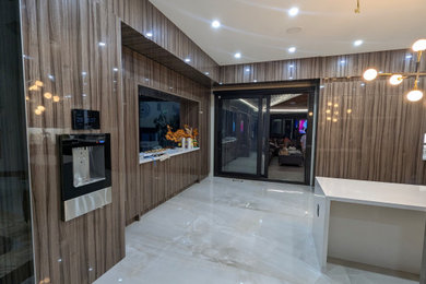 Home design - contemporary home design idea in Toronto