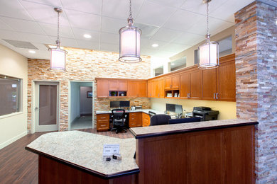Example of a kitchen design in Sacramento