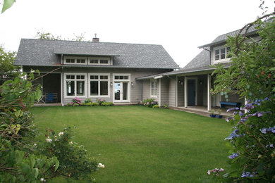 Example of an arts and crafts exterior home design in Seattle