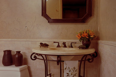 Inspiration for a rustic bathroom remodel in Detroit