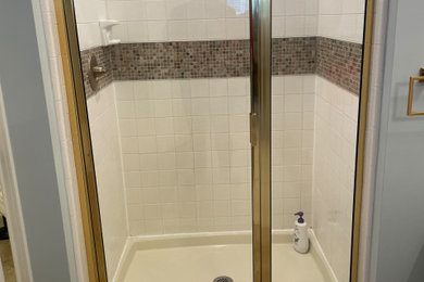 Example of a small minimalist bathroom design in Houston