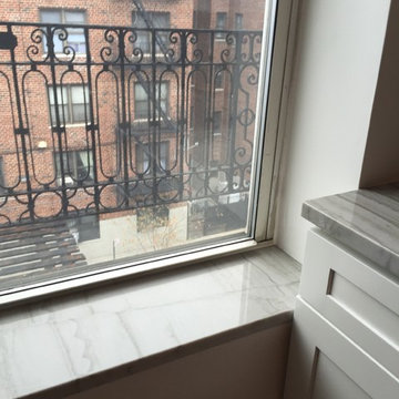 4th Floor Walkup - L Shaped Kitchen