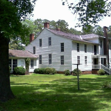 215 year old antebellum mansion