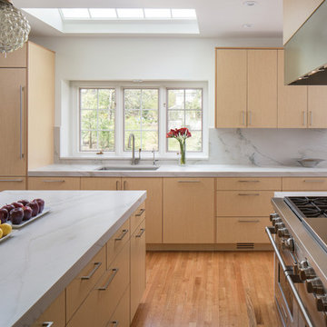 Simple and Warm Contemporary Cabinets with a Straightforward Look