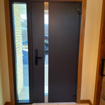 Cynex 6777 Brown with smart handle and lock