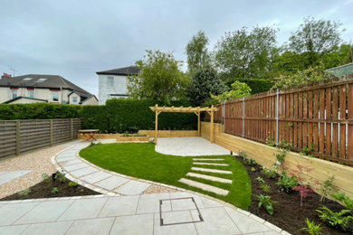 Photo of a contemporary garden in Glasgow.