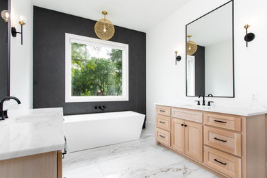 Example of a minimalist bathroom design in Austin
