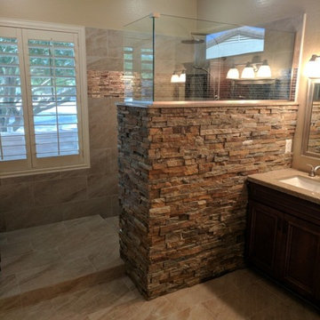Master Bath Suite With Ledgestone