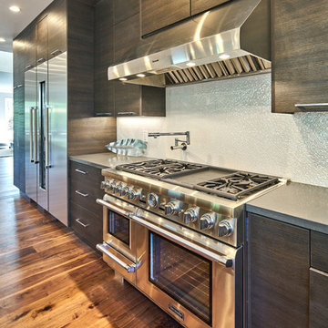 Kitchen Gas Range and Hood