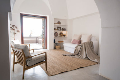 ローマにある地中海スタイルのおしゃれな寝室のレイアウト