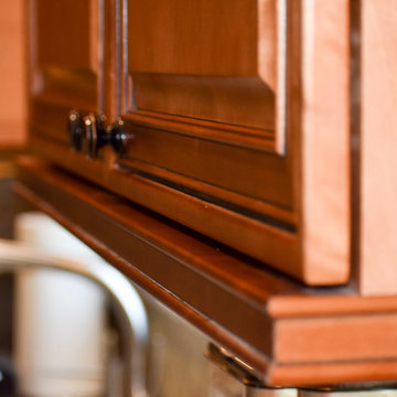 Langhorne Traditional Raised Maple