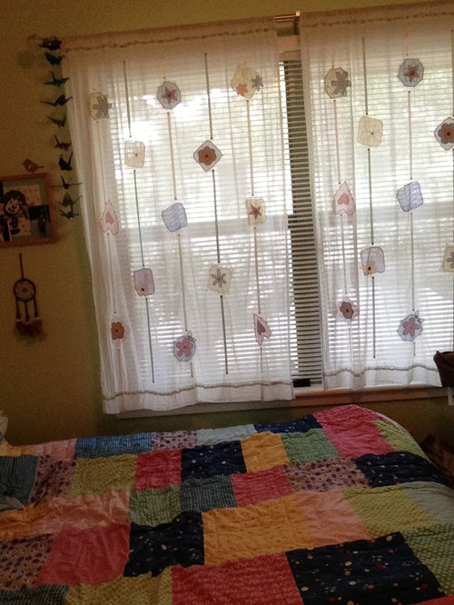 Empty Space between wall and bed