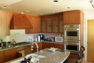 Example of a classic kitchen design in San Francisco