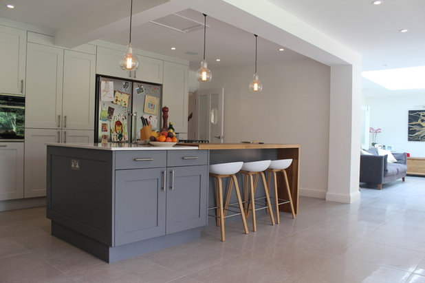 Contemporary Kitchen by Studio 3 kitchens