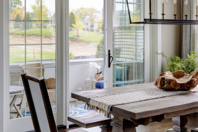 Dining room - dining room idea in Chicago