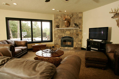 Elegant living room photo in Milwaukee