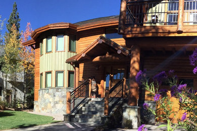Example of a mountain style exterior home design in Sacramento