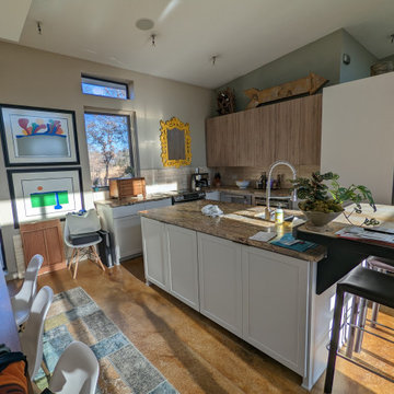 Contemporary Kitchen Remodel Done in a Two-Tone Color