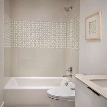 Aspen West End: Bathroom